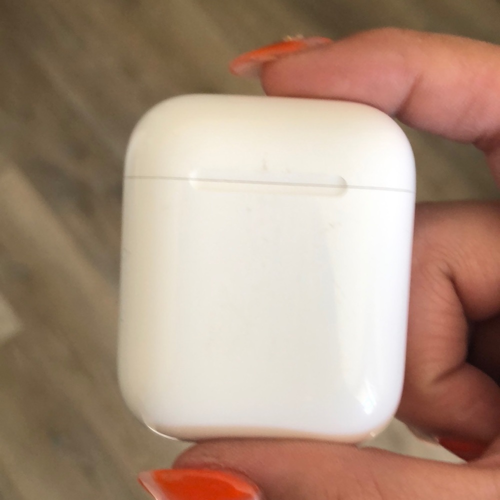 Apple AirPods 1st gen.